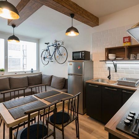 Stylish Centrally Located 1Br Apartment With Parking Bratislava Esterno foto