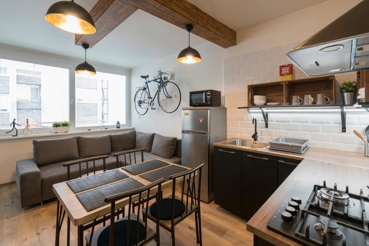 Stylish Centrally Located 1Br Apartment With Parking Bratislava Esterno foto