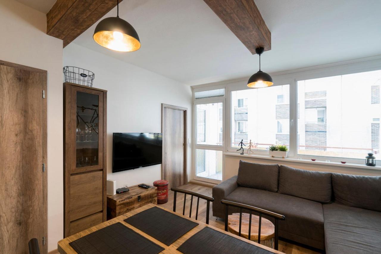 Stylish Centrally Located 1Br Apartment With Parking Bratislava Esterno foto