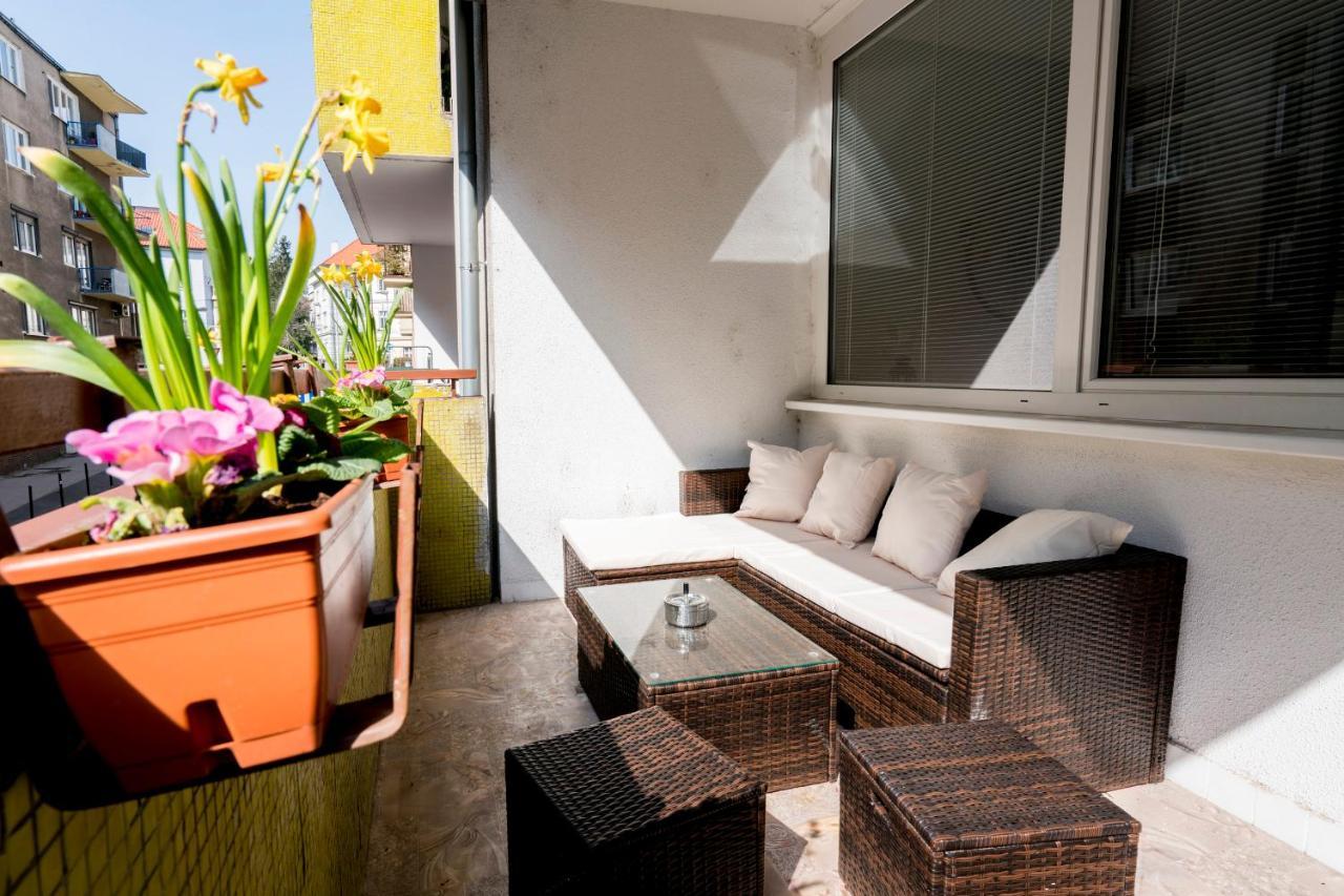 Stylish Centrally Located 1Br Apartment With Parking Bratislava Esterno foto