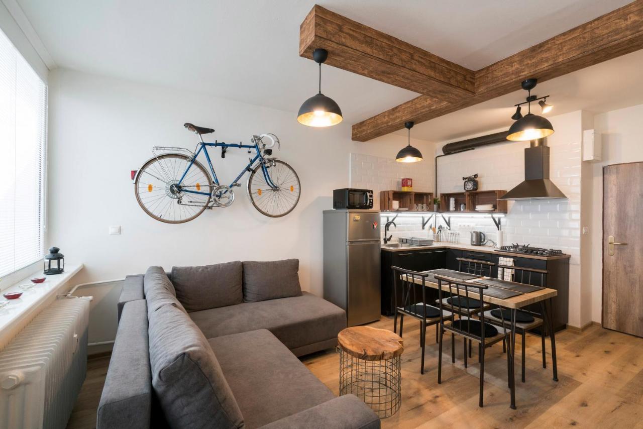 Stylish Centrally Located 1Br Apartment With Parking Bratislava Esterno foto